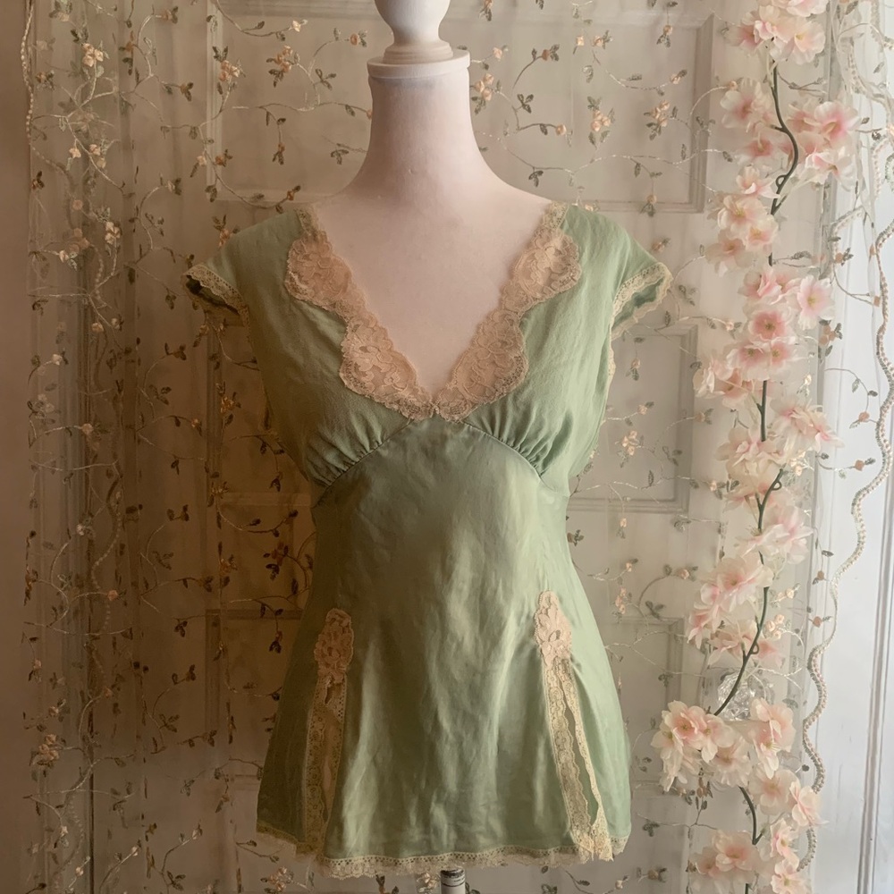 Vintage New York & Company Sage Silk Green Top with Beige Lace size M